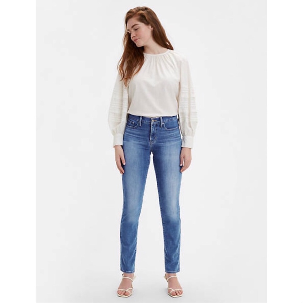 Levi’s 312 shaping slim fit jeans